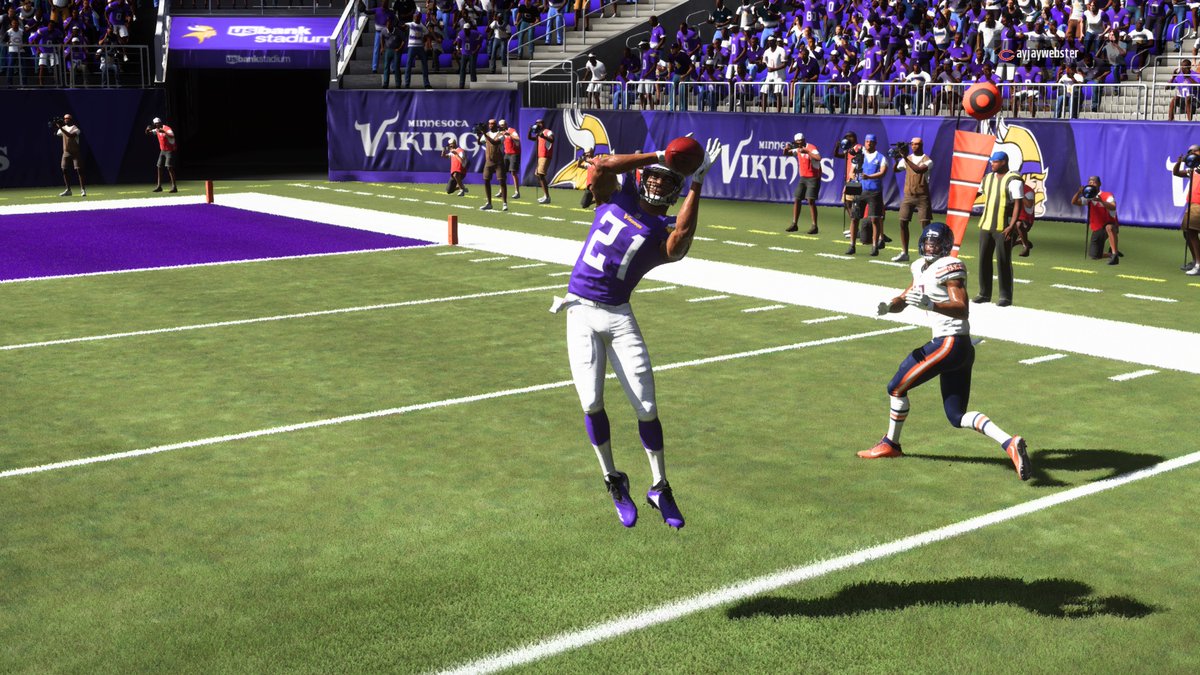 Manuz2010's tweet photo. #AML16 Wk17 #amlpics Rookie CB Mike Hughes picks before heading 90yds to the house @anzac_cfm https://t.co/K92zYulBAZ