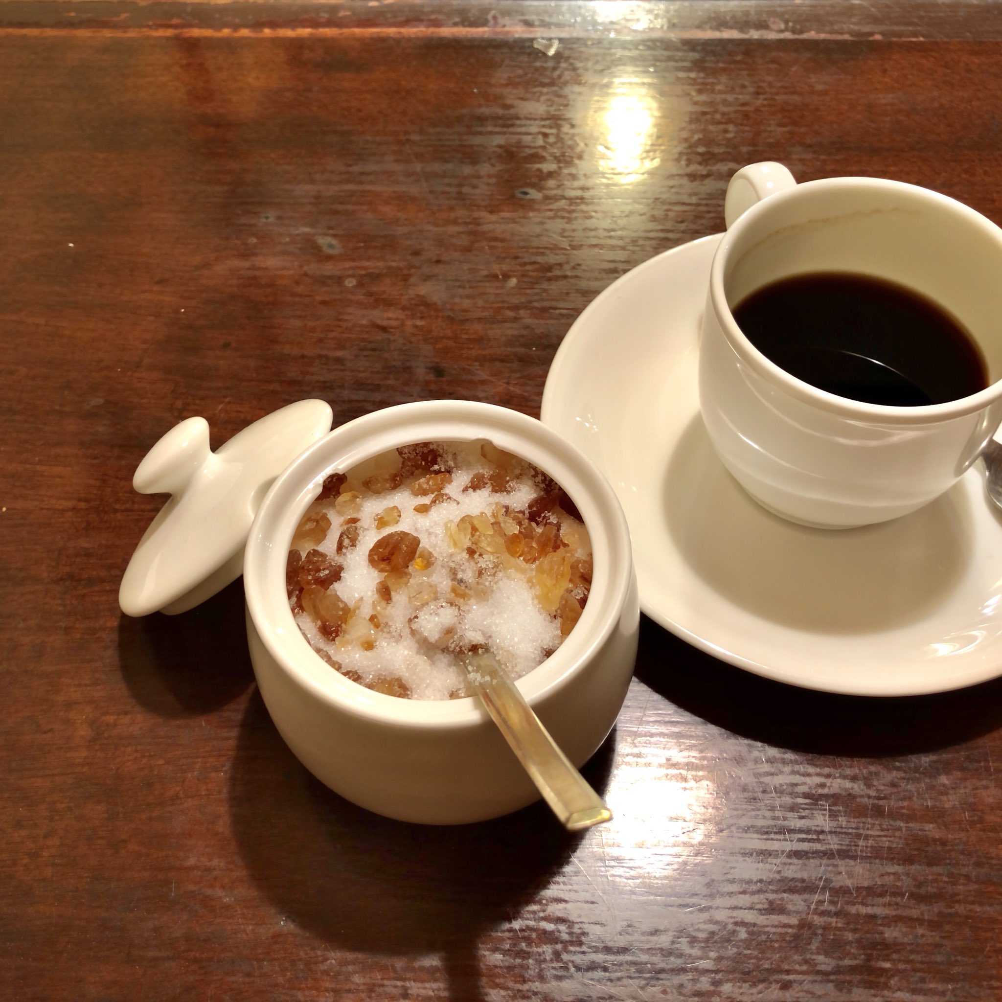 O Xrhsths かな Sto Twitter グラニュー糖とコーヒーシュガーのミックスは珍しい気がしました よくある事 乾燥したコーヒー豆やお米粒を入れてるのは見かけるような T Co Qq6tyxmdqo Twitter