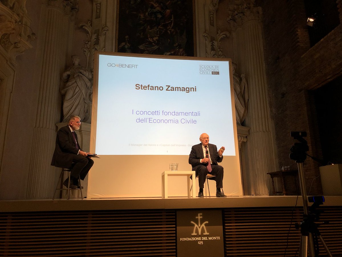ludovica_19's tweet photo. “Il bravo manager è quello che stabilisce un rapporto individuale con il singolo. Cooperando (non collaborando) con lui: la cooperazione presuppone la trasformazione dell’oggetto, della realtà quindi, e dei soggetti stessi”.
Il prof. Zamagni di @UniboMagazine a #managervalore https://t.co/0heXwDWIhb