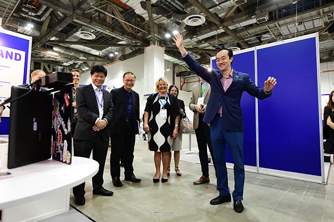 FinEmbSin's tweet photo. Team Finland järjesti Singaporessa superviikon 12.–19. syyskuuta. Tapahtumiin osallistui yli 130 edustajaa suomalaisista organisaatioista. Kooste viikosta luettavissa suurlähetystön verkkosivuilla: https://t.co/zgtLUQg86q
#teamfinlandfi #finembsin #finlandhealth #techhubfi https://t.co/Rmown8VgDr