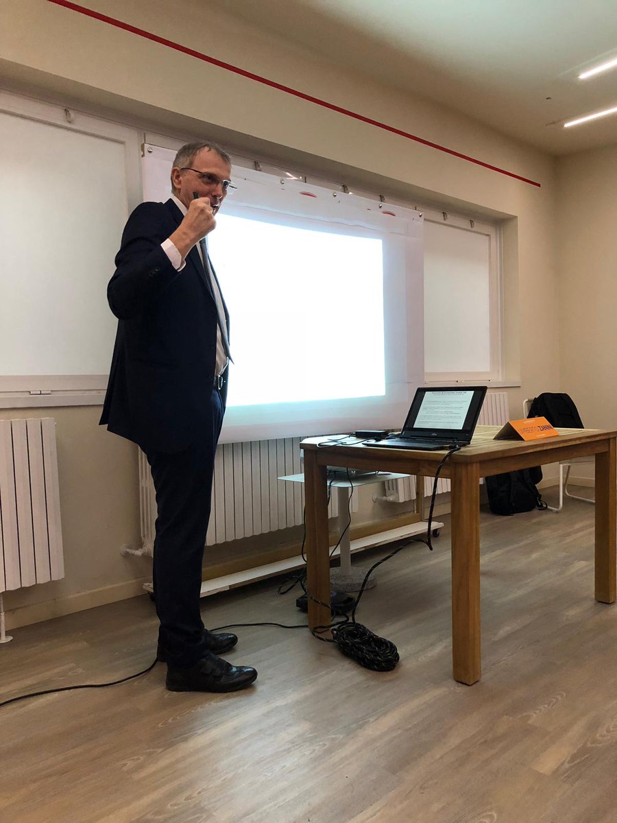SartorieDigital's tweet photo. Zanini: “Non aspettate il 1 gennaio ad adeguarvi, non contate sulle proroghe perché non credo ci saranno, serve iniziare subito se ancora non lo avete fatto!” #sartoriedigitali #fatturazioneelettronica #pmi #professionisti #partitaiva #DigitalTransformation #gennaio2019 https://t.co/KfvB8ZY6y3