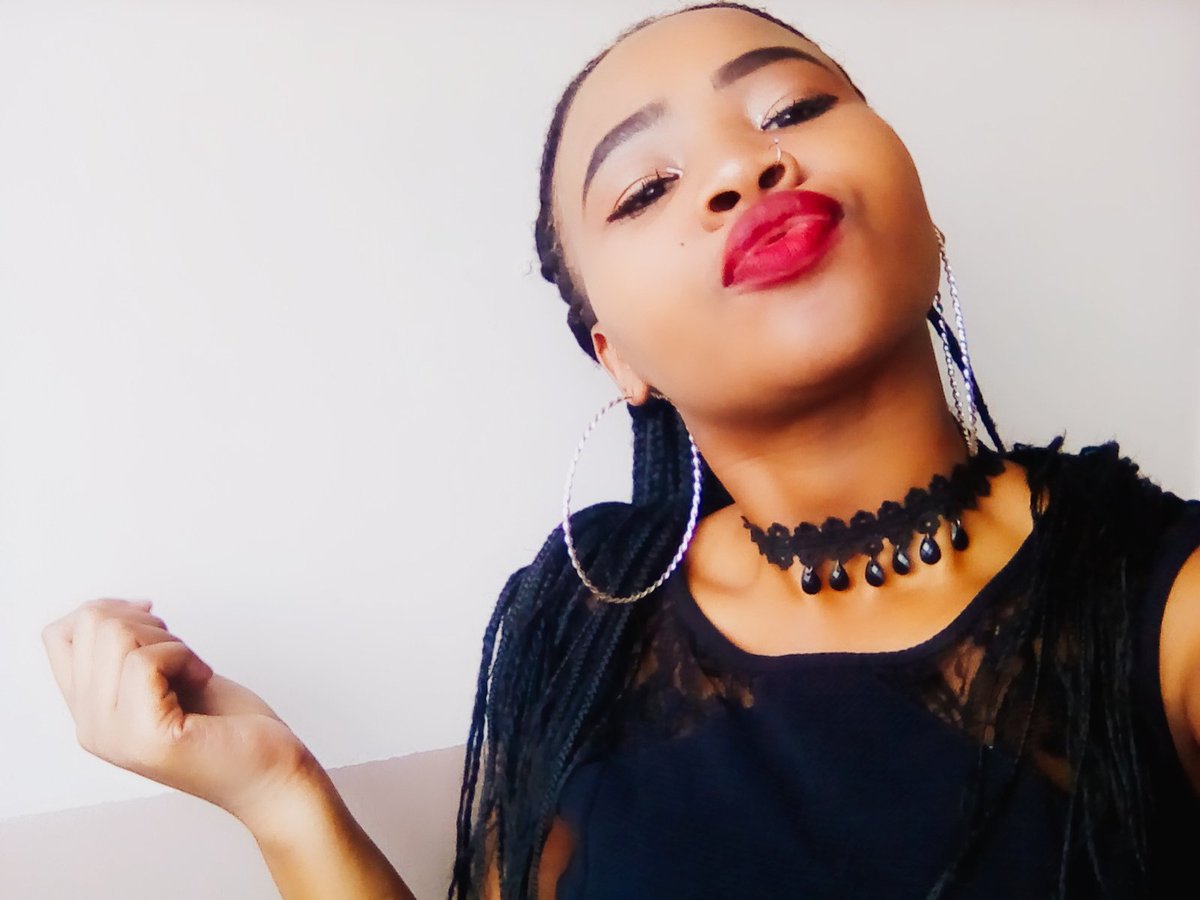 iits_Sibu's tweet photo. My future boyfriend has such a beautiful girlfriend 🤭😍😍🔥🔥🔥 https://t.co/7mRi509TLB