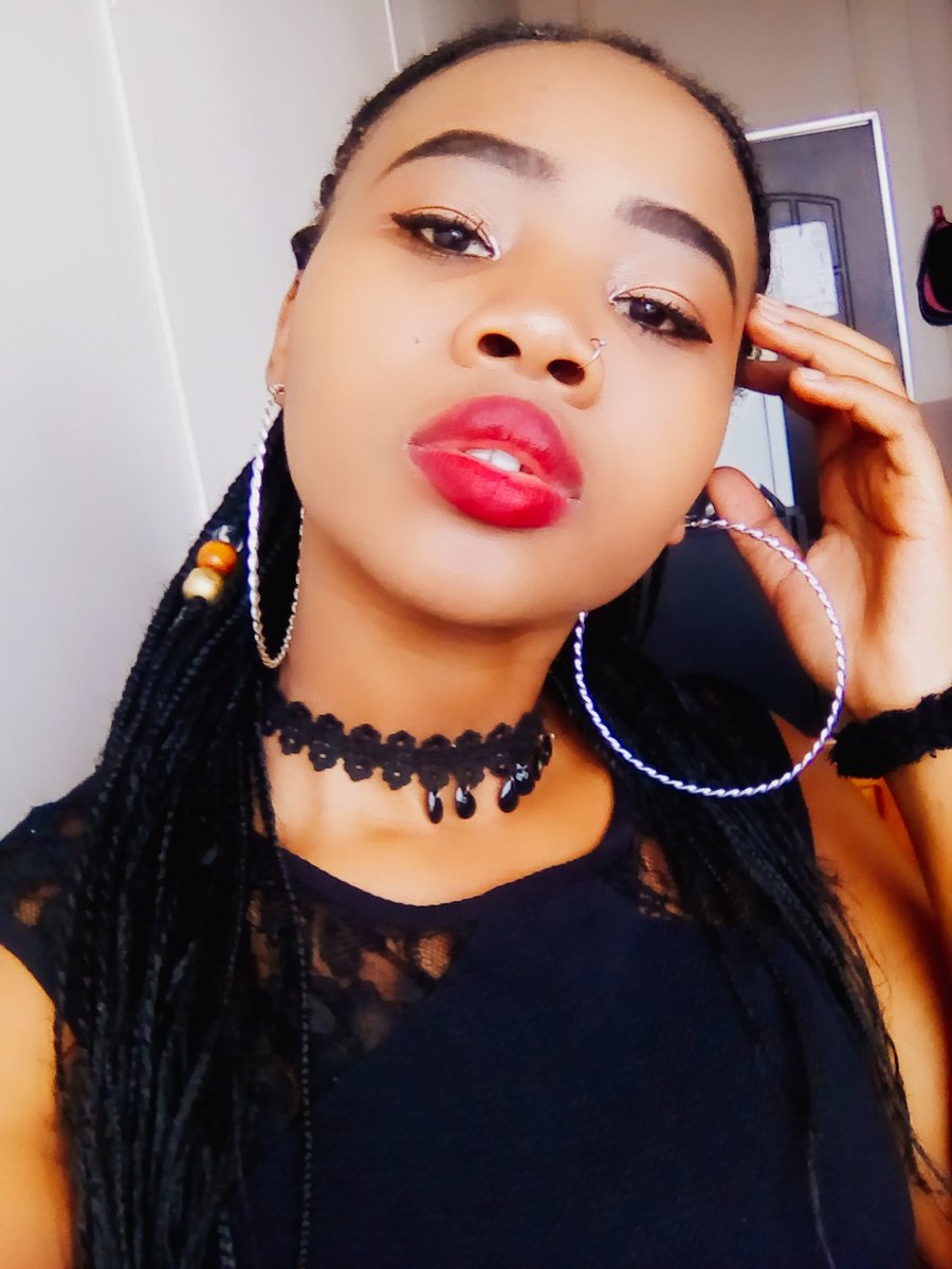 iits_Sibu's tweet photo. My future boyfriend has such a beautiful girlfriend 🤭😍😍🔥🔥🔥 https://t.co/7mRi509TLB