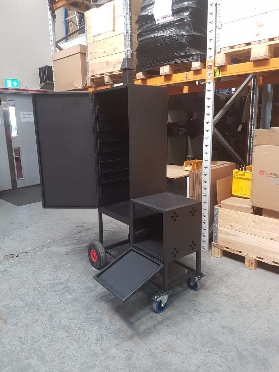 engineering_red's tweet photo. We can helpto create items for in and around your home! Take a look at this smoker. Call us on 02380 254 285 for information on how we can help you! #metal #metalfabrication #weld #welder #WednesdayMotivation #weldandmetal #Engineering https://t.co/C08yCKwLui