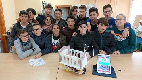 Linaschool1's tweet photo. Francisco Ruiz: “La robótica fomenta el trabajo en grupo y la capacidad de investigación” https://t.co/TKdMXVxGxx #educación #feedly https://t.co/JYo7EswgyY