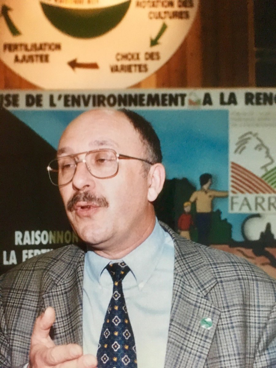 AssoFARRE's tweet photo. A l’occasion de l’assemblée générale de @AssoFARRE , @smessaertluc remercie tous ceux qui ont œuvré au rayonnement de l’association depuis 25 ans et notamment les présidents qui l’ont précédé : Jean Thiault, Alain Forni, @ChLambert_FNSEA Bernard Guidez et @agritof60 https://t.co/OXJi8RH96G