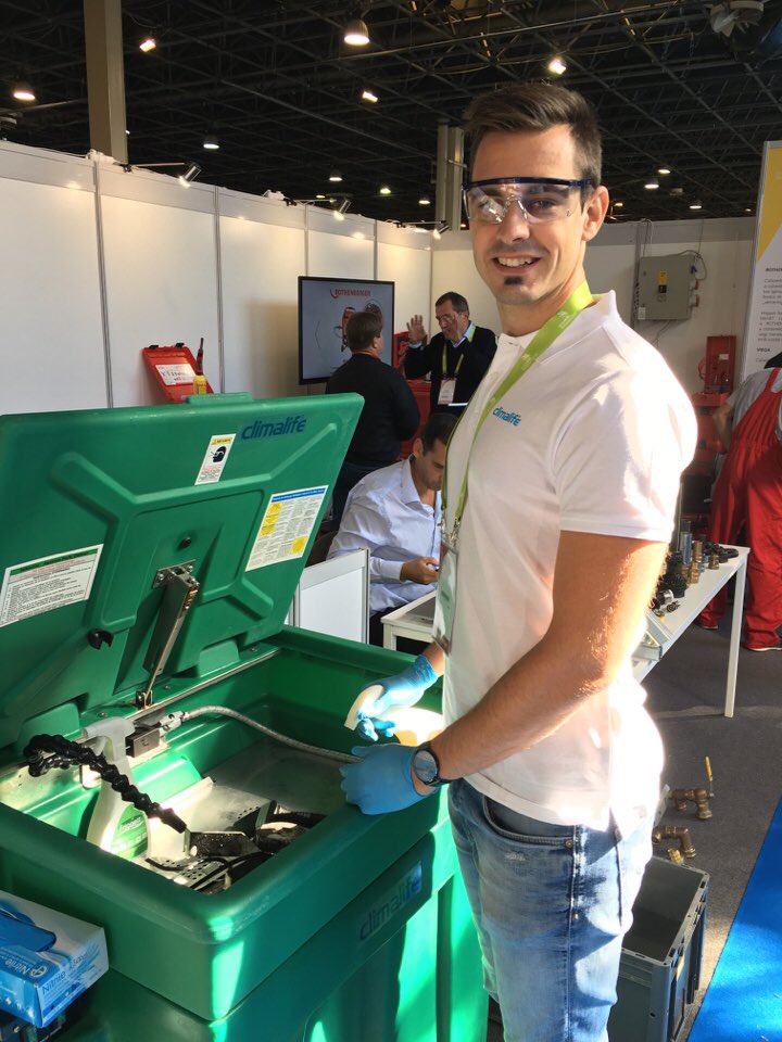 Climalife_WW's tweet photo. Visit us at our #Tryaskill booth and see how dirt vanish from an old fan ! #Euroskills2018 https://t.co/yNoodWjiJR