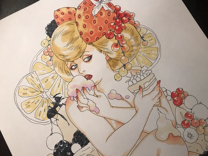 着彩中…。
こちらは来年の安野モヨコカレンダーに収録される描き下ろしイラストです〜。
鼻下長のミニョとスイーツ?担当編集(まりも) 