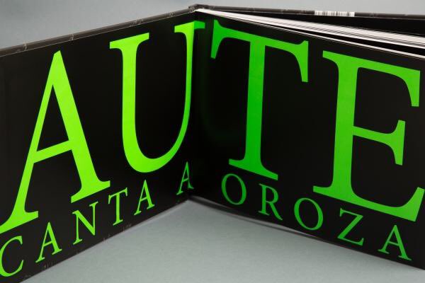 «Aute canta a Oroza» es un sueño hecho realidad que nace de una conversación con Carlos Oroza. El poeta decía que la poesía es oralidad y la sensibilidad de Luis Eduardo Aute ha conseguido que el espíritu orociano siga intacto en este precioso homenaje 💚
editorialelvira.com/products/aute-…