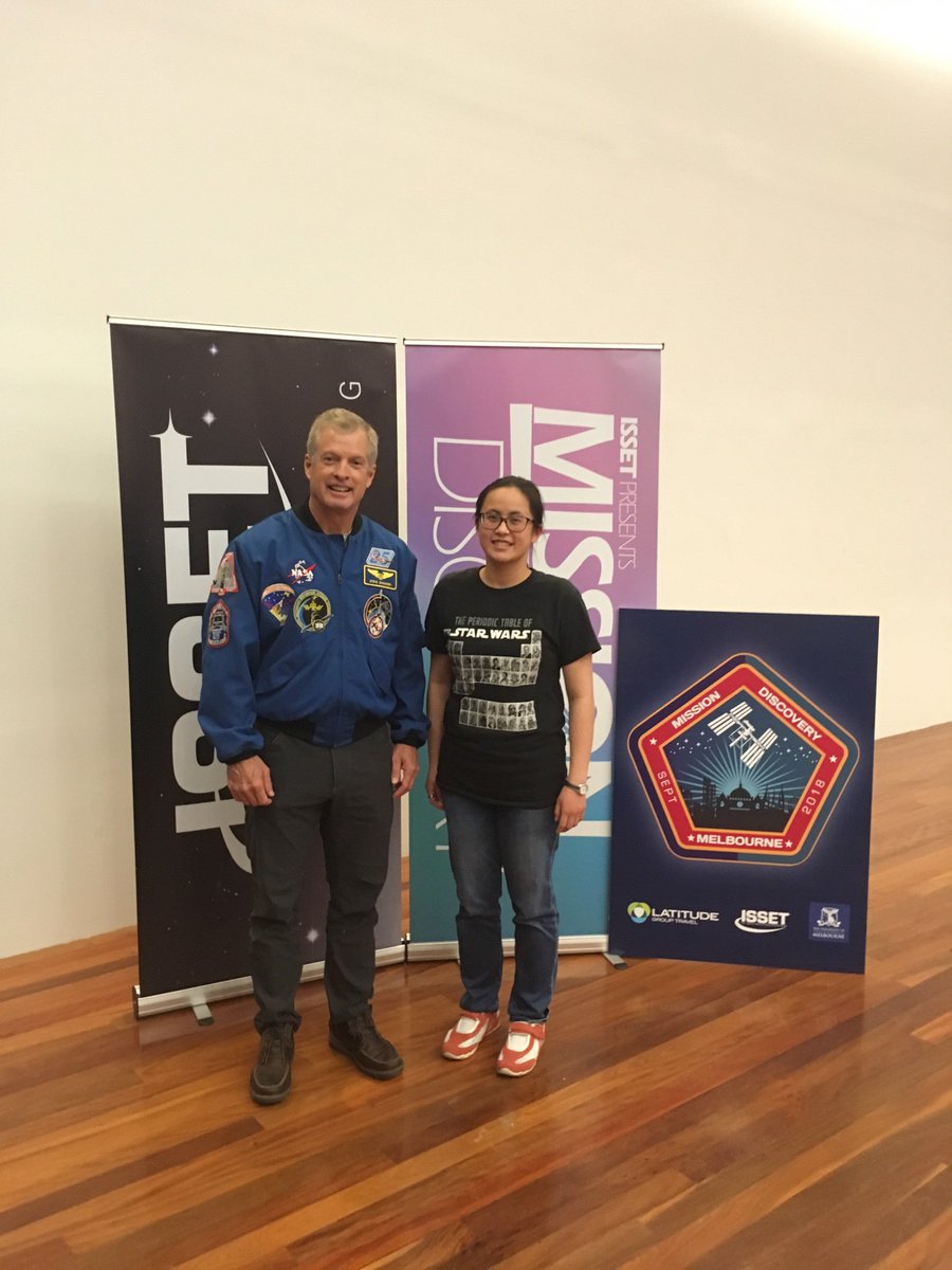 elileong79's tweet photo. Day 3 of #missiondiscoveryMEL Sarah Murray speaks about her journey from St Louis to #NASA, took a photo with astronaut Steve in my #nerdytee and made team patches for my teams #coolscience @LatitudeGrpTvl @ISSET_STEM @SciMelb https://t.co/yfZOEZevMy