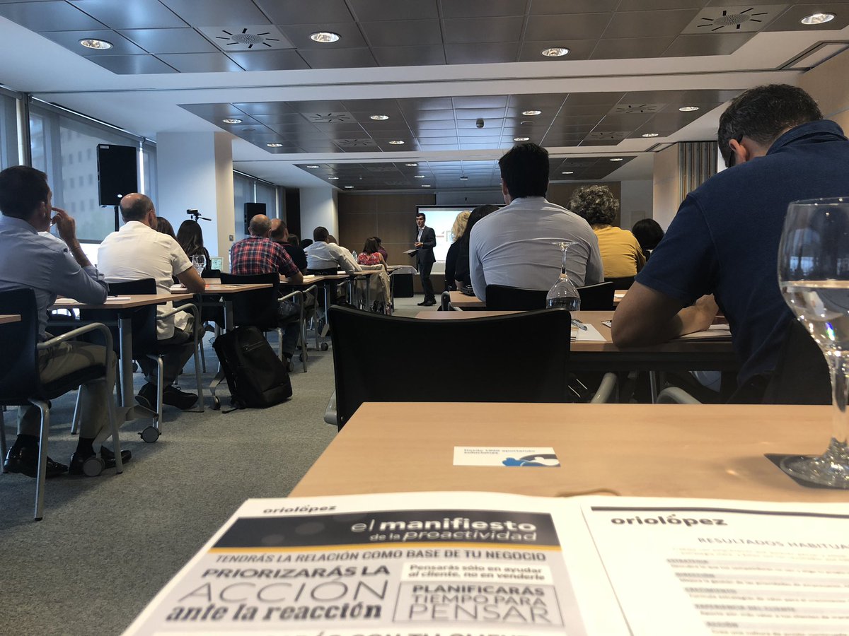 Afiris's tweet image. Crecer de la #reactividad a la #creatividad @oriolopez #crecimientoproactivo