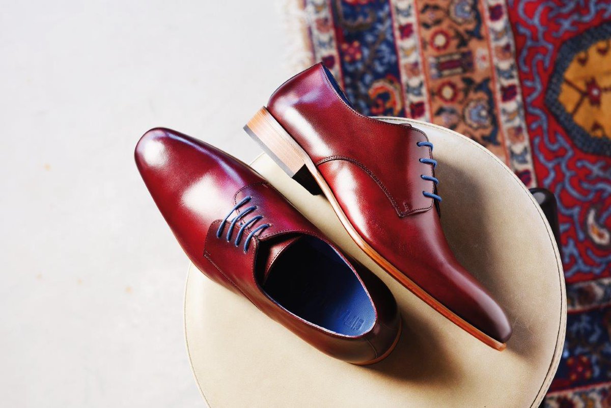 meinbrautschuh's tweet photo. Make a statement with OSCAR in burgundry! Mit leuchtend blauem Futter & passenden Schnürsenkeln! #hochzeit #bräutigam #Brautstyling https://t.co/j8CeH13f6I