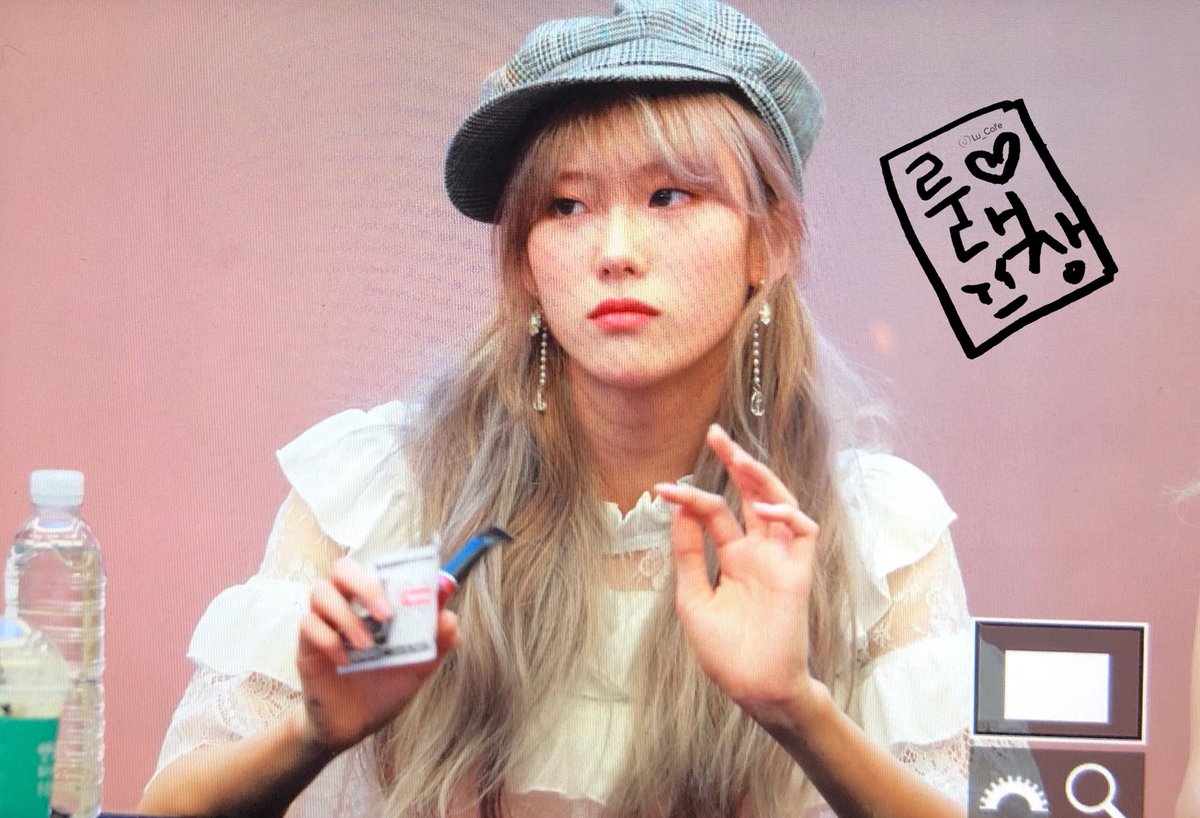 lu_cafe_'s tweet photo. [[Preview]] 180926 #우주소녀 #WJSN #AK플라자 #팬사인회 #루다 #이루다 #luda @WJSN_Cosmic https://t.co/zw4ZfkDW4f