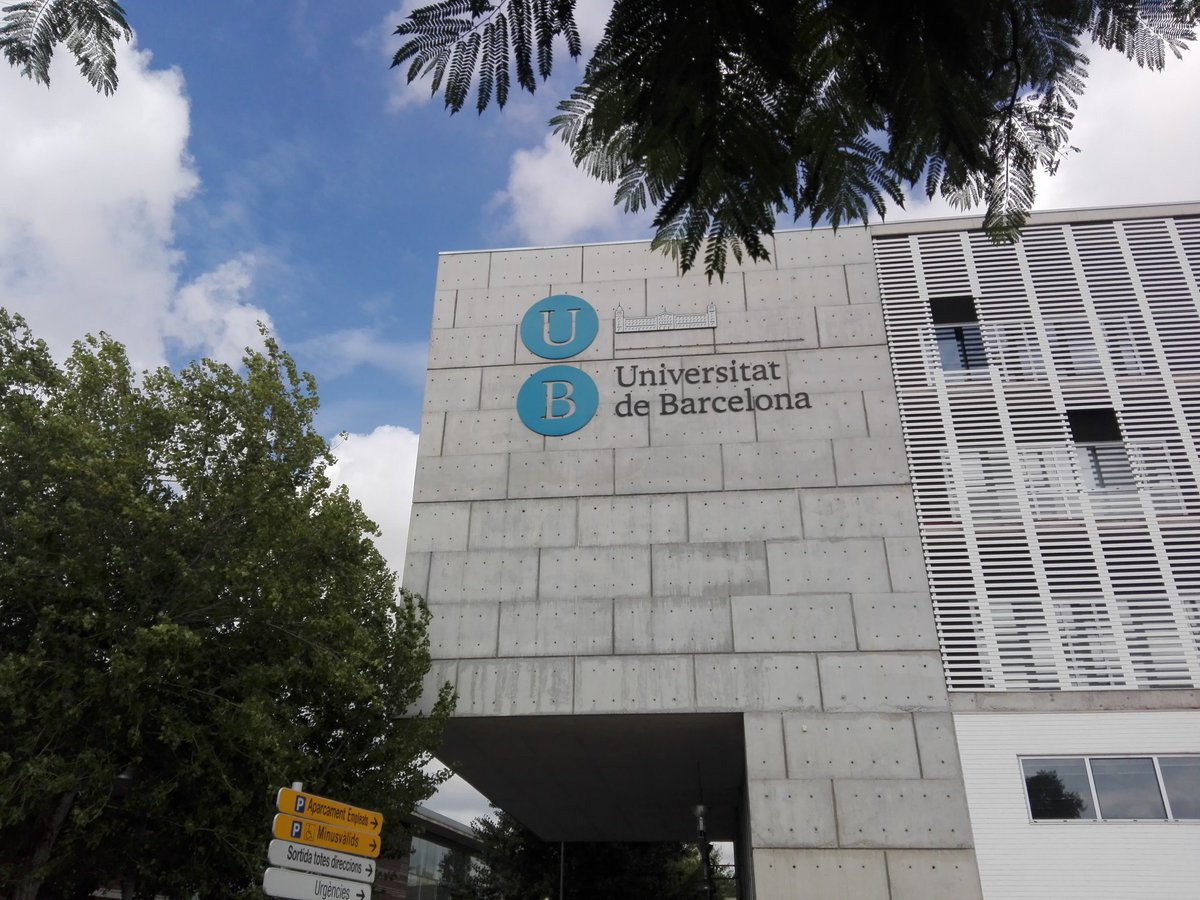 forumactivitats's tweet image. Moltes gràcies @hbellvitge per l'acollida i per la resposta dels assistents al curs #Parlar en públic impartit per @maribsal 
Un plaer fer classes aquí amb el vostre suport...