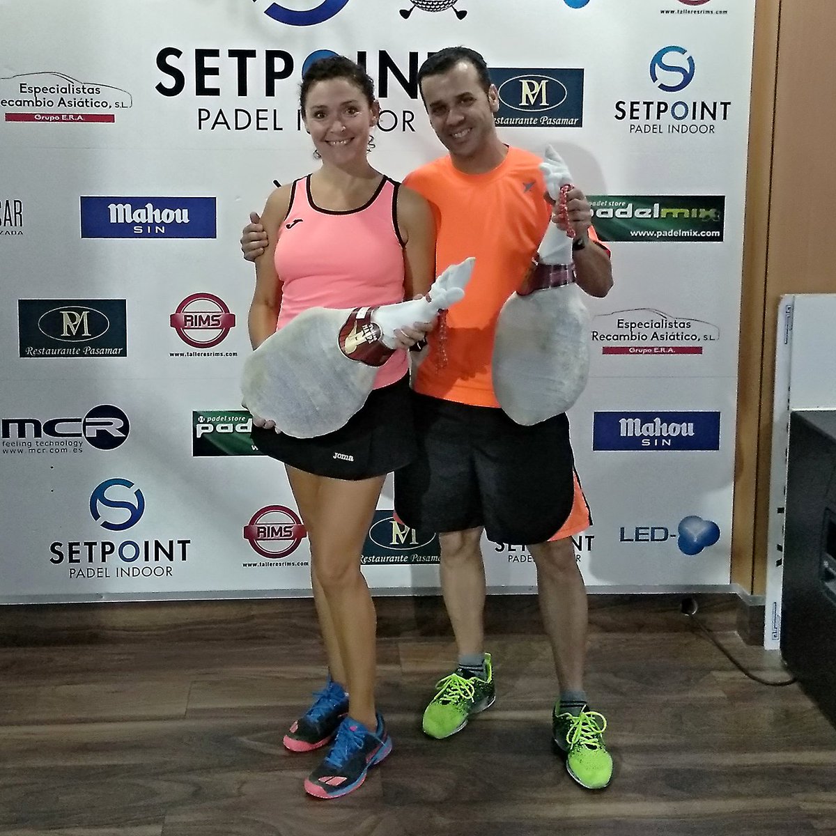 SetPointG's tweet photo. Como sabemos que os gustan las fotos que hacemos, aquí van unas cuantas del pasado Pozo Ibérico del 23 de septiembre, gracias a todos por vuestra participación y ¡Nos vemos en el siguiente! #setpoint #padel #padelindoor #getafe #madrid #padelfever #padelmadrid https://t.co/jxiP4k1wbS