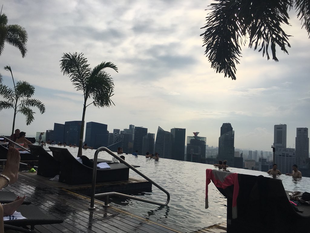 tigervicas's tweet photo. How’s Sydney folks ??? #singapore #marinabaysands #offchops https://t.co/H315UK5d4w