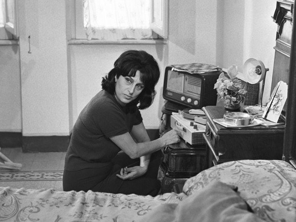 Simona_Ti's tweet photo. "Ce metti una vita a piacerti, e poi arrivi alla fine e te rendi conto che te piaci. Che te piaci perché sei tu, e perché per piacerti c'hai messo na vita intera: la tua."

Anna Magnani 🌹
#26settembre https://t.co/YPUaN8NT5T