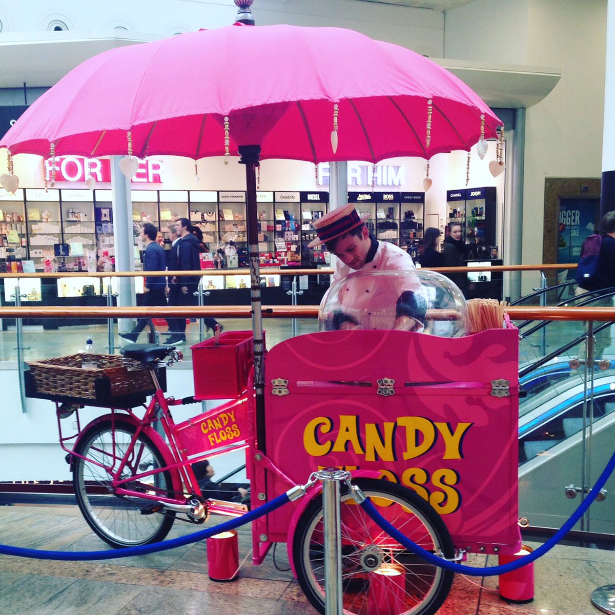 OracleReading's tweet photo. Join us for our Student Sessions event - Tuesday 2nd October 5-8pm!
Great discounts of up to 50% off, a live DJ, exciting prizes and amazing freebies including FREE Candy Floss and FREE Tote Bag personalisation!
RSVP now and don't miss out >>> https://t.co/pWy8fsFaIH https://t.co/Qj7ZNe6ojy