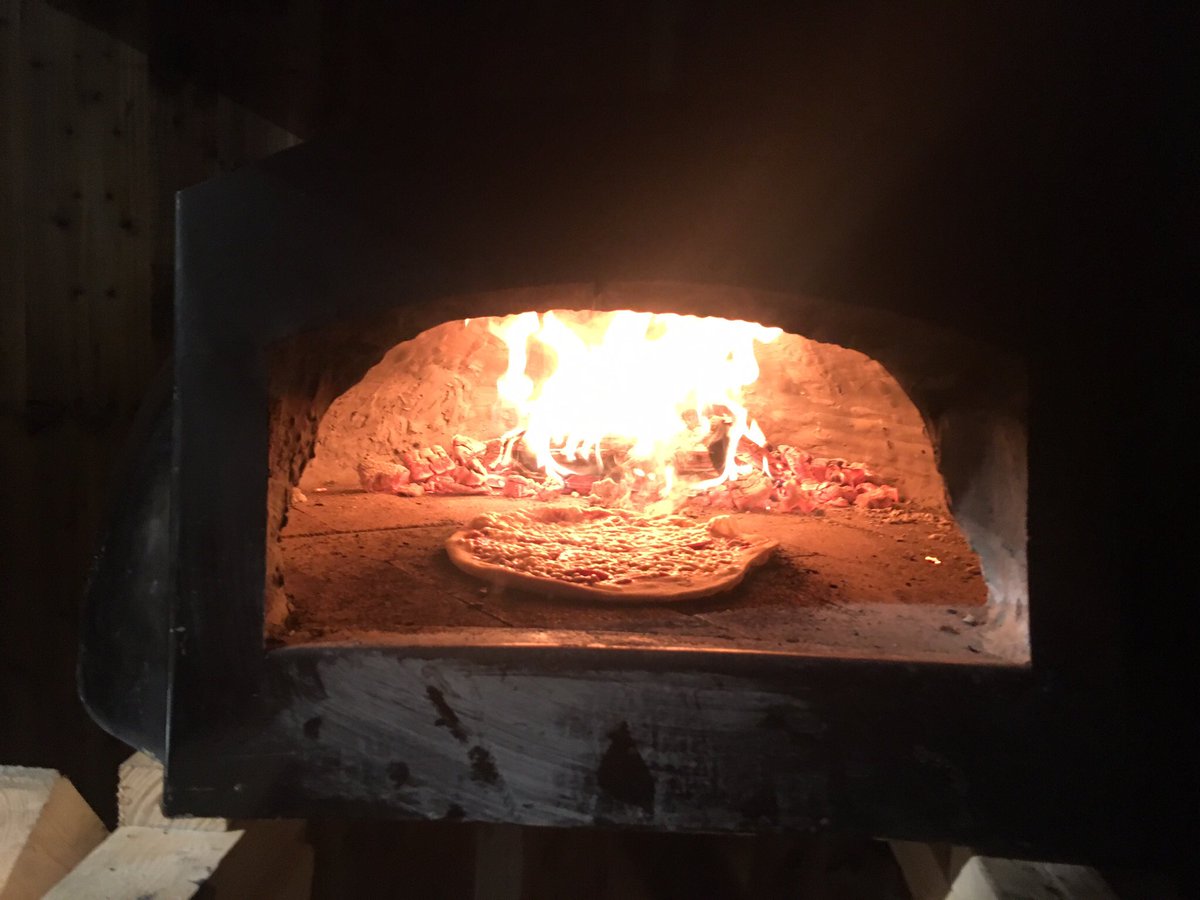 absolute_hog's tweet image. Xmas bookings now being taken #pizzas #hogs #BBQ #Xmas #RibbleValley