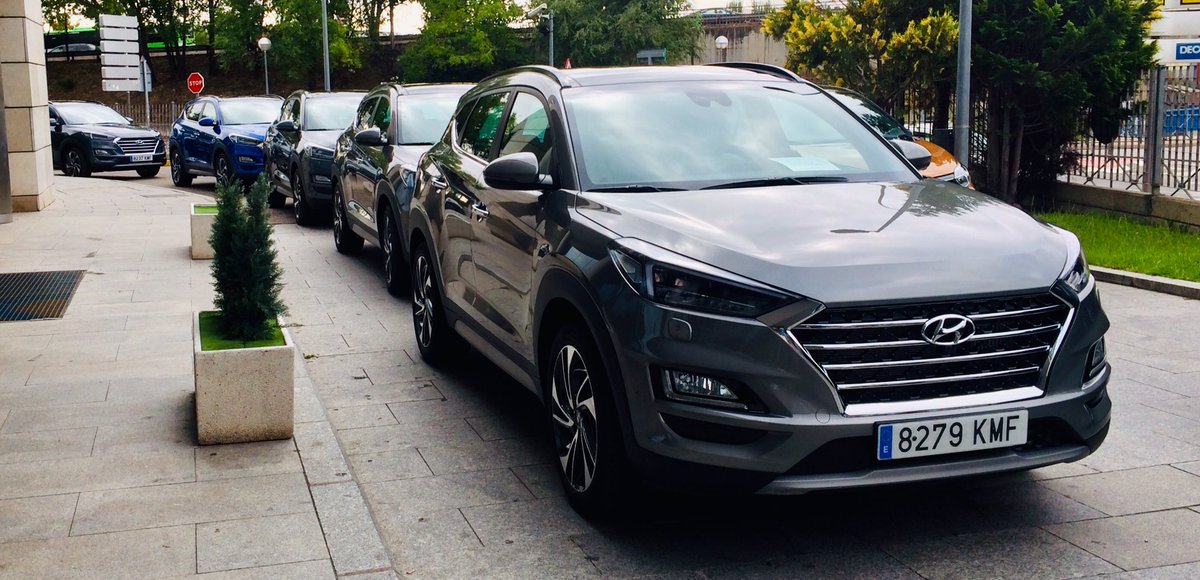 vueltarapidafm's tweet photo. Los nuevos @HyundaiPR_es @HyundaiEsp #TUCSON en formación listos para pasar por nuestras manos. Próx en #VRGT https://t.co/dTXizlF7Pm