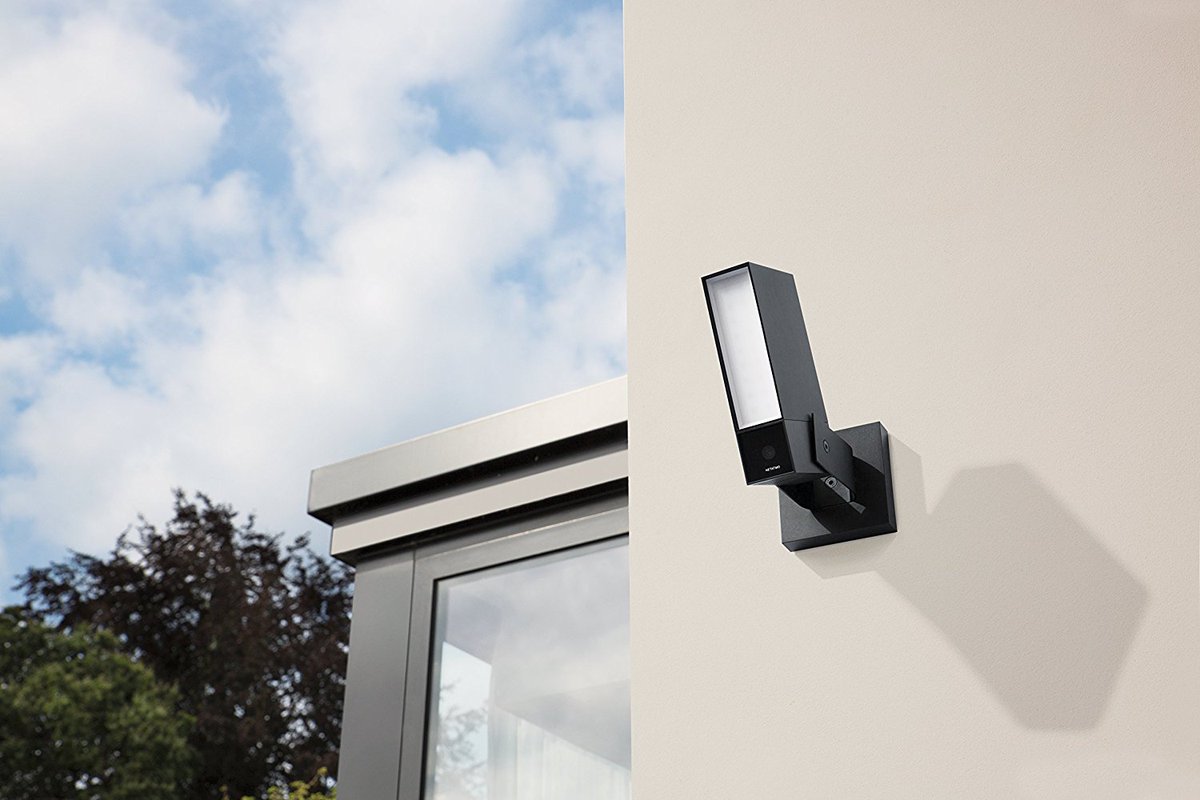 BonsPlansMaison's tweet photo. ⭐️ EUR 299,99 [ #Sécurité 🚀 #Tech ] Caméra de surveillance extérieure intelligente avec éclairage intégré. Netatmo Presence distingue les personnes, les voitures et les animaux. 📌 #Netatmo #Presence #Startup #MadeinFrance 🔛 #Amazon

🎯 + d'infos ◉ https://t.co/C5c3B6Xil0 https://t.co/AOwCUpEyen