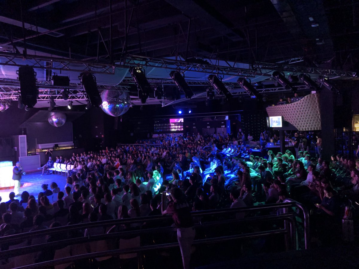 The Stage NOW! Almost 1K people here.
Wow, guys, you made it! 😎 #weunleash