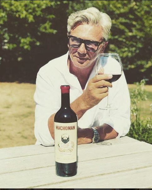 winelitevini's tweet photo. L'#eleganza non è mai sopravvalutata...
#vino #winelovers #LaMonastrellPerfecta #
@BodegasCasaRojo
https://t.co/KBX7ZakU5P https://t.co/vKtXzc406x
