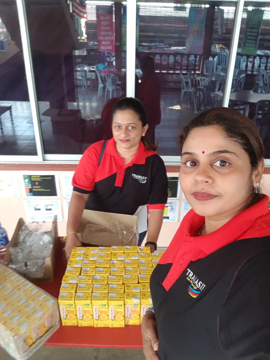 Sujashan1's tweet photo. Program memberi sarapan kepada pelajar UPSR Sk St Thomas, Kuantan yg dianjurkan #TRAMASIF . Syabas diucapkan dan terima kasih kepada yg membantu dan penaja kami.Tarikh 25 hb Sept 2018 https://t.co/g8xMtvKLdA