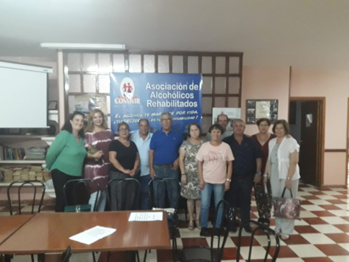 IU_Utrera's tweet photo. Sandra Gómez, visita a la Asociación de Alcohólicos Rehabilitados CONVIVIR para conocer su método de trabajo.

https://t.co/rpYFFaKUpv https://t.co/Rg9GPsmWIm