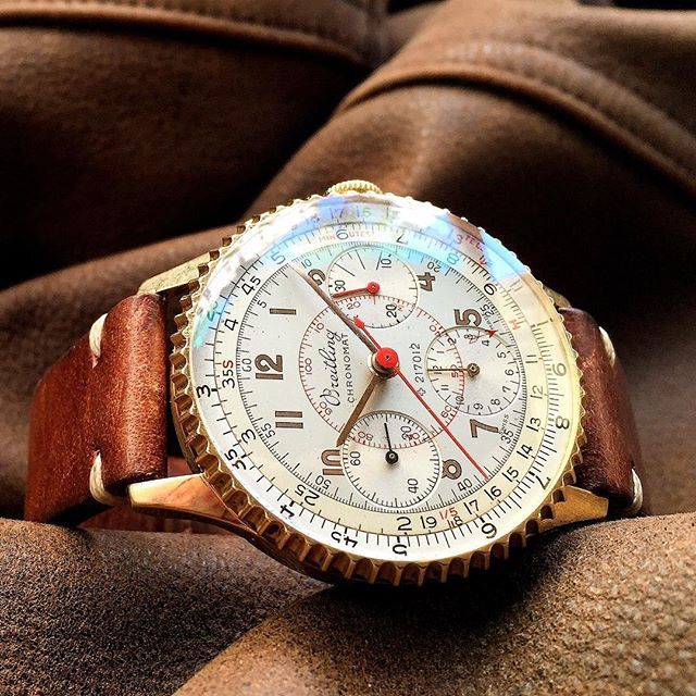 WatchFred_IG's tweet photo. #vintagechronograph ❤️ - the #MarioLanza #Chronomat ref. 786
.
a design from 1940, still defining the #Breitling brand DNA until today.
.
#hensteeth
.
#vintagebreitling #legendaryfuture #watchesofinstagram #watchfam #horology #icons #watches #watchfr… https://t.co/a5pIfUHv1A https://t.co/h90WKLWPEA