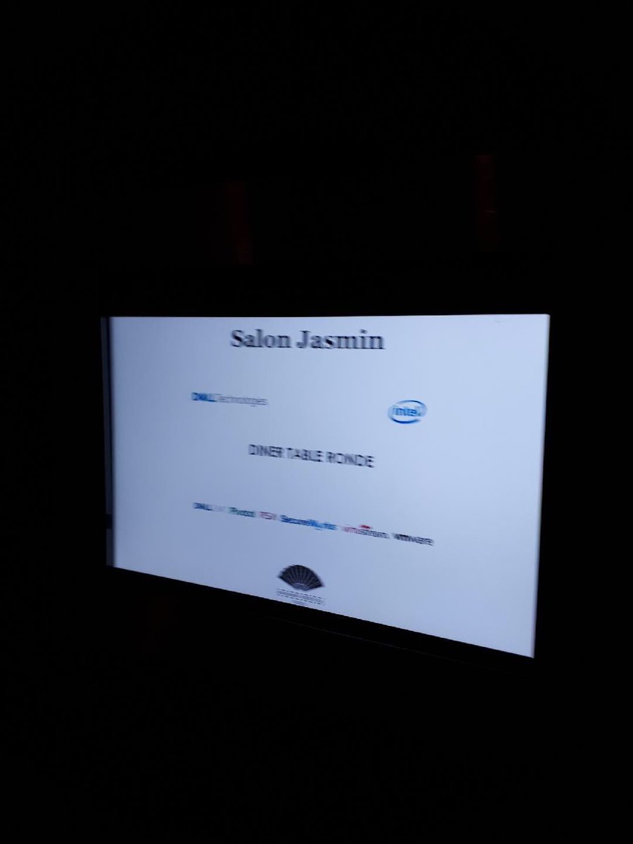 Mohamed_Zpro's tweet photo. Session Table ronde à Paris autour des challenges de la transformation digitale Discussions très intéressantes sur les sujets abordés.
Make it real. #TransformationDigitale #MBFP #Iwork4dell https://t.co/6v8IL5f6Rw