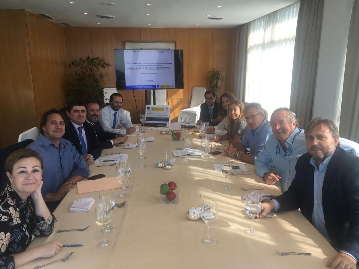 aseacam's tweet photo. Presentamos el proyecto #GOSAVEFOOD en @ClubFinGenova a nuestras empresas para reducir el #desperdicioalimentos en el sector. Trabajamos con @LANDALUZ_Asoc @aseacam @Vitartis @clusaga @NagrifoodClust @AIAA2 @FEDACOVA_VLC @redrunacional @EIPAGRI_SP @BasqueFoodClust https://t.co/wFtHSoqtdF