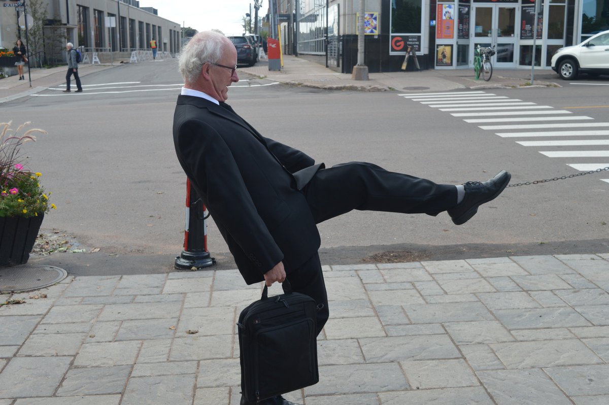 PEIGuardian's tweet photo. New #Charlottetown crosswalk sign encourages pedestrians to have fun and be silly while crossing at Victoria Row #sillywalks #montyphython #ministryofsillywalks
https://t.co/ghidwNuiM0 https://t.co/swYSUbsly8
