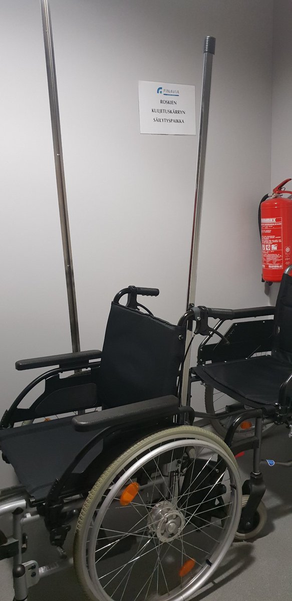 gapamon's tweet image. #ihmisroska gaten jäljiltä kannattaisi paikotushommat varmaan miettiä uudemman kerran, vai mitä @Finavia ?