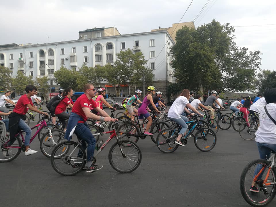 PfRS_Georgia's tweet photo. #mobilityweek2018 🚴♀️🚵♂️🚵♀️🚴♂️in Tbilisi. This is step toward a people-centred transport policy and livable city.
https://t.co/usbopIHetf
@GelaKvashilava @EASSTransport https://t.co/aCcTHuL5lh