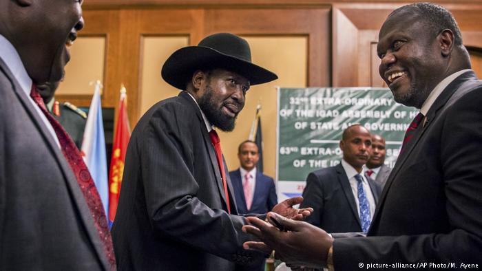 South Sudanese president, rebel leader sign final peace deal without 
reservations
panafricanvisions.com/2018/south-sud…