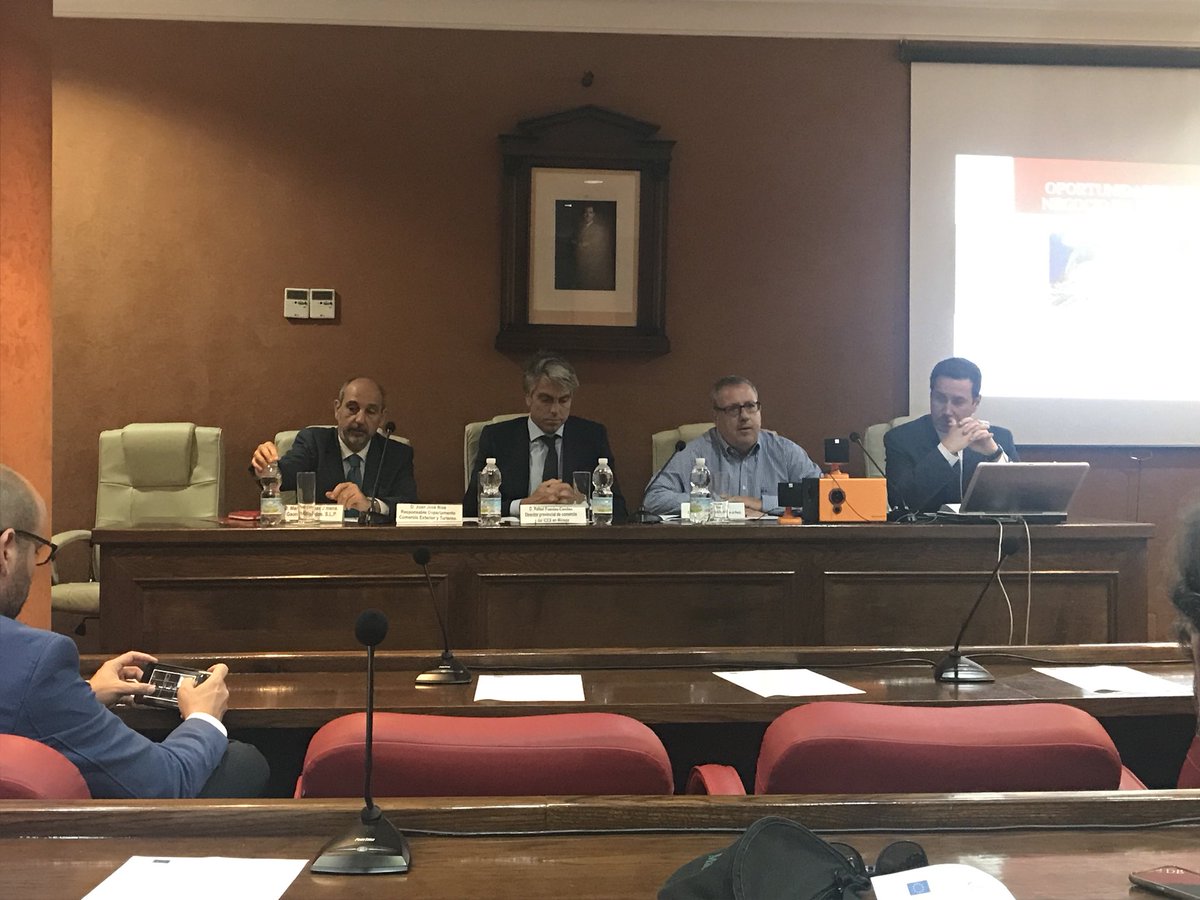 FP_anaaespaa's tweet photo. Oportunidades de negocio en el Perú. #camaradecomercio @mariajesuscha @FP_eel11 @MarketTeacher https://t.co/TzfHG3KjUl