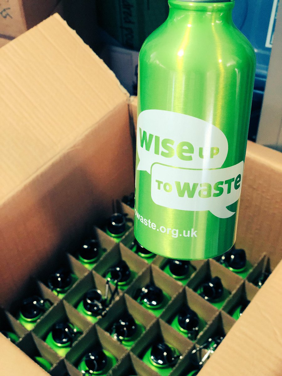 ander80's tweet photo. 150 stainless steel reusable bottles received on time for National @refillLondon Day on 27 Sept. thanks to @WiseUpToWaste for these! @greenerhackney @hackneycouncil #iwillrefill #zerowastehackney #zerowastelondon https://t.co/s28p2WX3ec
