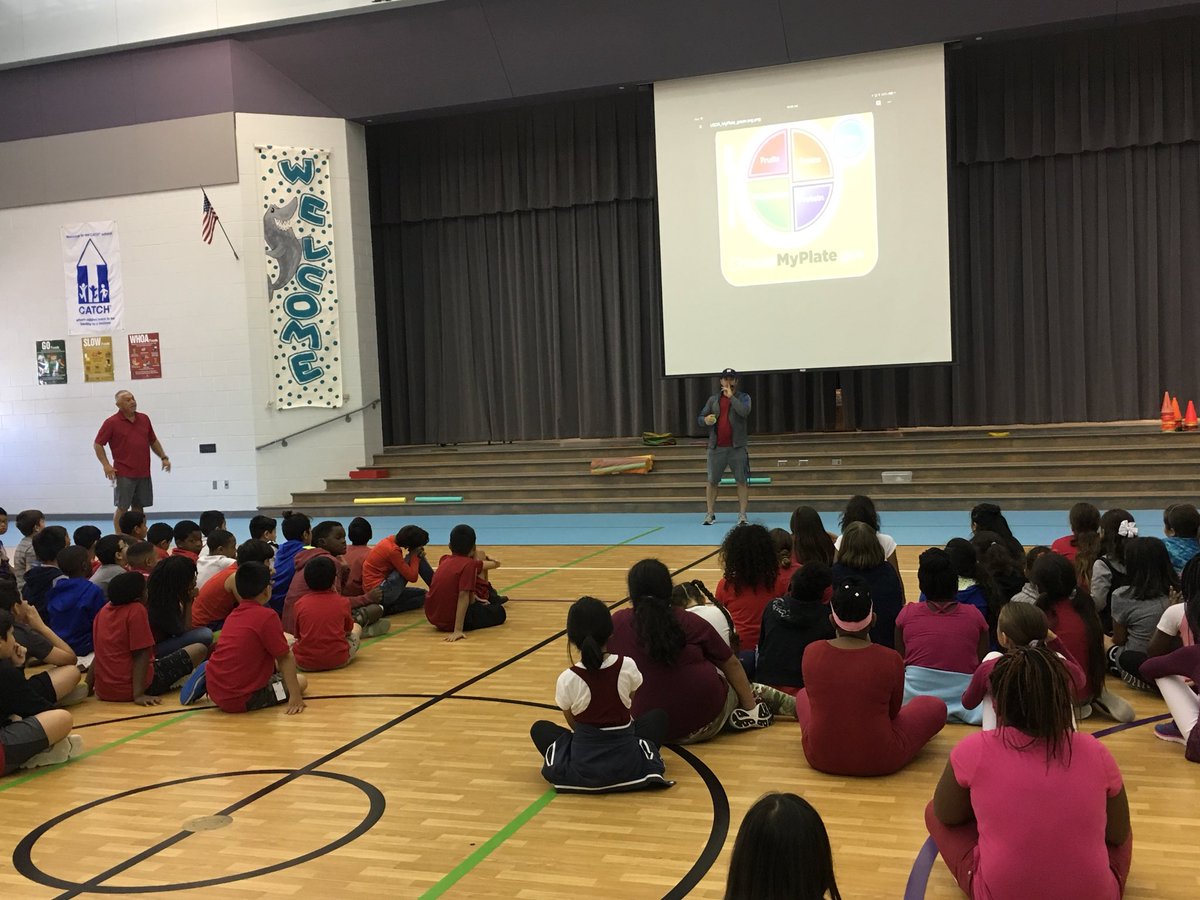 SchmalzPhysEd's tweet photo. It’s a great CATCH Kickoff Week so far. Students are learning about go, slow and whoa. Also, about My Plate. https://t.co/UA3VlSvFjF