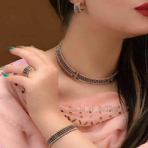 rabia__online's tweet photo. دوست ۔ایک  کتاب  کی طرح 

وہ
 کتنی ہی پرانی ہوجائے  پر اس کے الفاظ  نہیں  بدلتے 
کبھی  یاد۔آئے  تو ورق پلٹ ۔کر دیکھنا  ھم۔کل جیسے  تھے۔اج بھی ویسے  ہیں https://t.co/uXvImW8Cxw