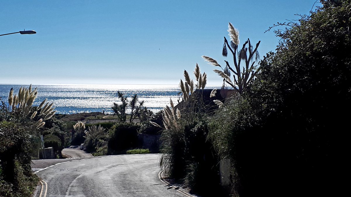 IronAgeKernow's tweet photo. What a treat of a stunning September day. #Cornwall #Cornishlife #sea #September #Sparkling #sunshine #PraaSands @JubileePoolPZ @beauty_cornwall @cornwallimage @CornwallMagical https://t.co/E3wq4iWjCx