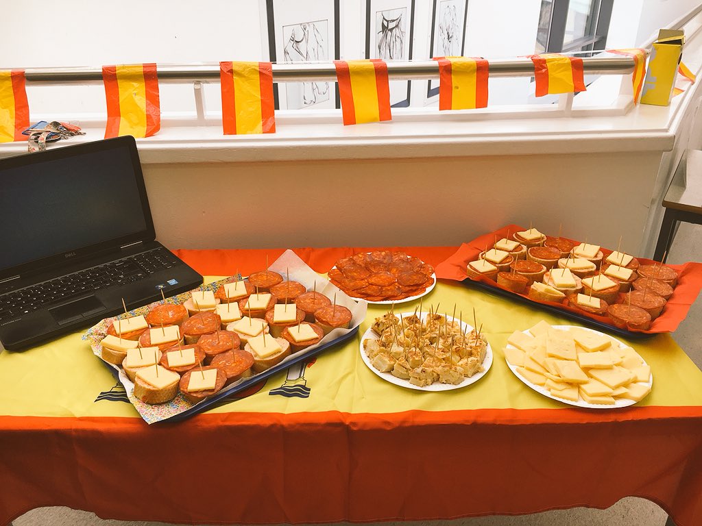 Walbottle_Mfl's tweet photo. All ready for the open evening! #mflrocks @walbottlecampus 💃🏻 https://t.co/S0TQx97Ojh
