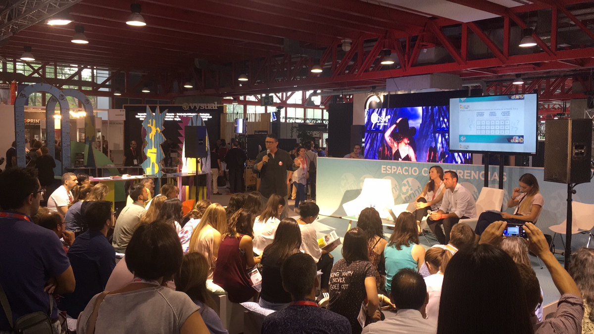 tuareg_retail's tweet photo. Un placer compartir @CPrint_Madrid / @RDIspain con @JessicaKamp @aires_carlos @sarini_ga .  “del STORytelling al STORYfeeling”. Ha sido brutalllll ... !!! https://t.co/g1ARCsxGfD