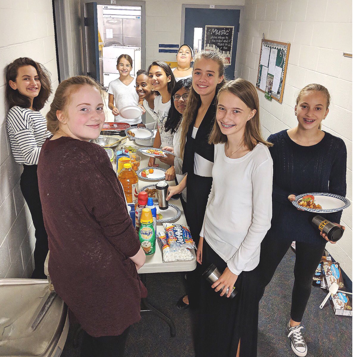 LancasterMenno's tweet photo. Coffee cake, cinnamon apples, tumblers with their names on it.. Middle School Student Council planned an awesome breakfast for the whole Middle School this morning at our Locust Grove campus!! #studentleadership #inthistogether #peerRESPECT #LMfamily #LMcommUNITY #lancasterpa https://t.co/fTcIcigTuG