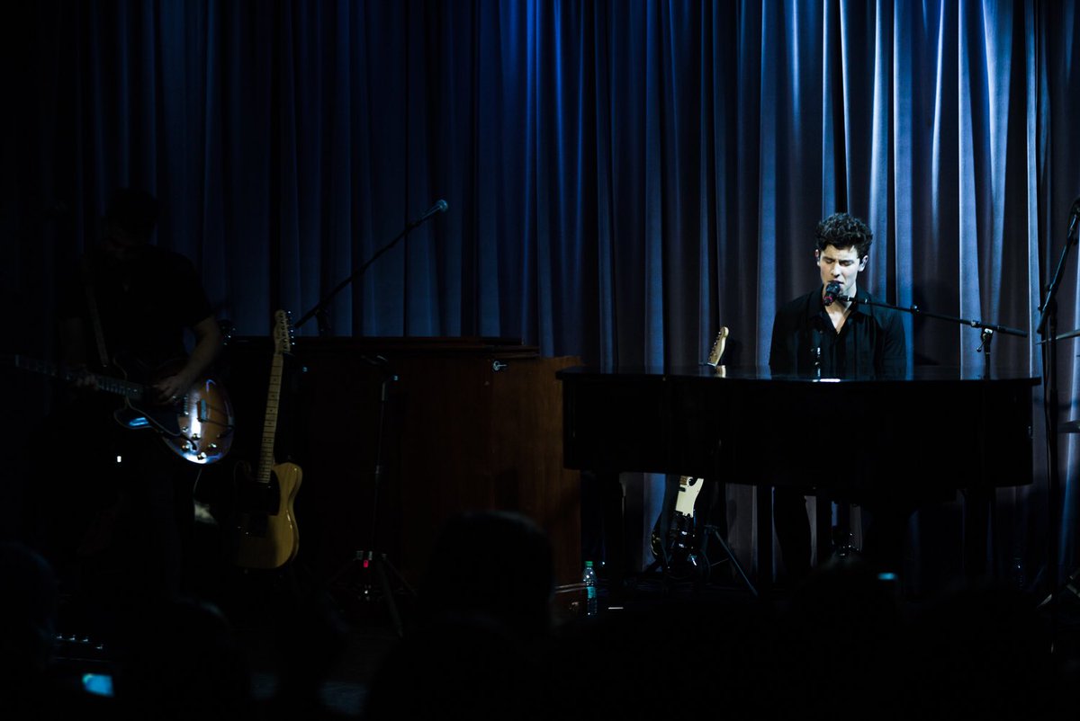 Intimate night last night at the @GRAMMYMuseum @ShawnMendes