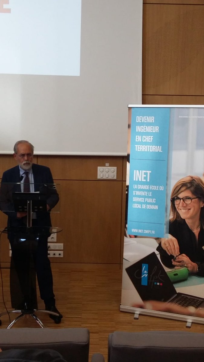 IngeChef_INET's tweet photo. @vincentpotier2 DGS @cnfpt sur la nécessité de l'apprentissage du management dans les #CollTerr à l'occasion de la remise des certificats de la première promotion @IngeChef_INET
#dernierjour_INET https://t.co/1JiLK4M8VI