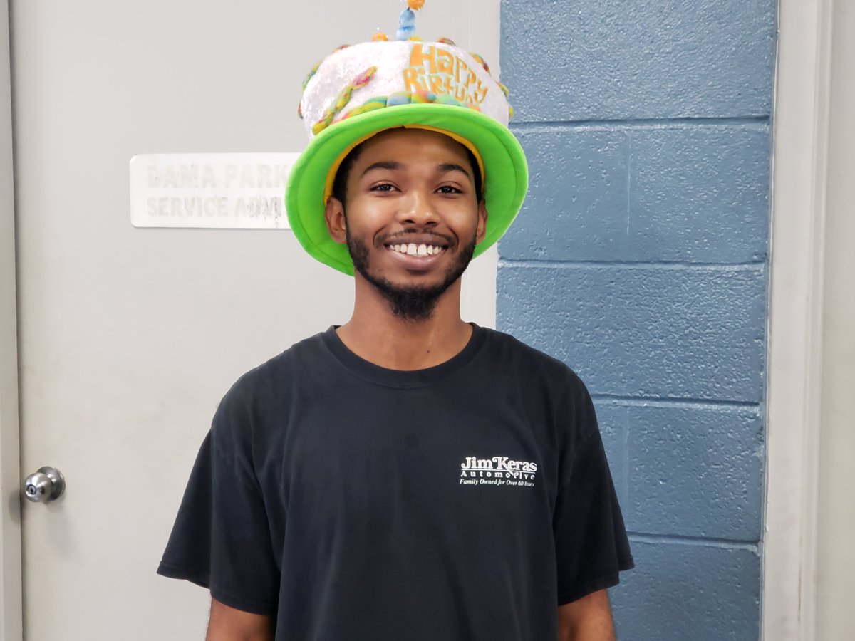 SubaruMemphisCP's tweet photo. Happy Birthday to our Express Technician Brian Townsend! #JimKerasSubaru #TeamJimKeras #Subaru #SubaruService #expresstech #memphis #midsouth #Tennessee #happybirthday https://t.co/EV8b1hKpIk
