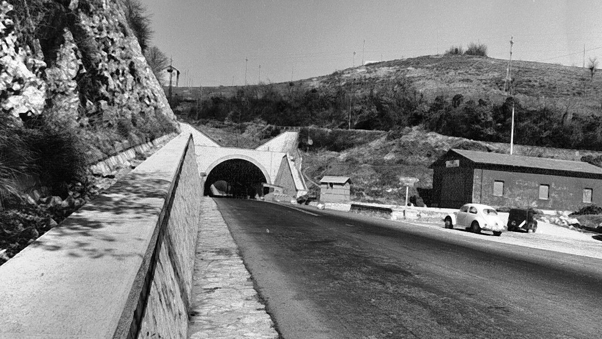 StradeAnas's tweet photo. Non solo ingegneri e architetti ma anche filosofi e geografi, tutti sono da sempre interessati al tema della percezione del #paesaggio e al suo cambiamento nel corso del tempo.
Curiosi? Ne parliamo su #MUVIAS -> https://t.co/yvTSLacEgO https://t.co/yadW12mpJU