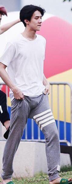 Laugh00000's tweet photo. ท่าบอกไม่คิดฟ้าแลบแน่กู #sehun #exob https://t.co/od1dCL7mTo