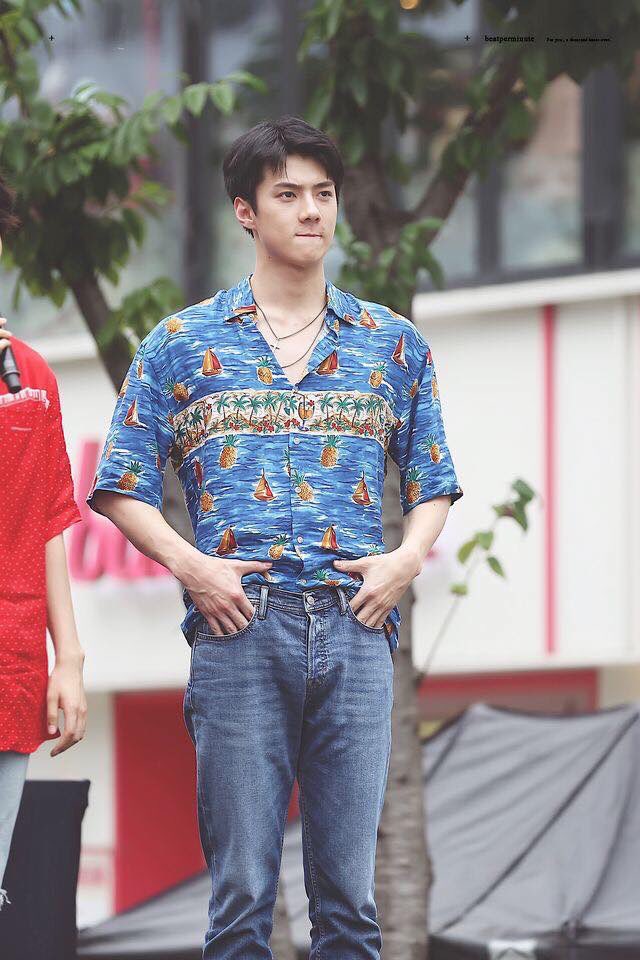 Laugh00000's tweet photo. ท่าบอกไม่คิดฟ้าแลบแน่กู #sehun #exob https://t.co/od1dCL7mTo